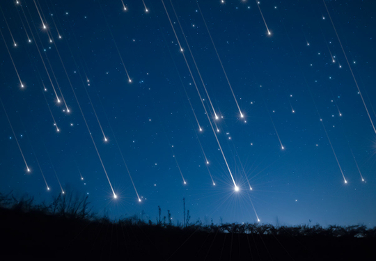 NASA akan Menyiarkan Secara Langsung Hujan Meteor di Bulan Desember